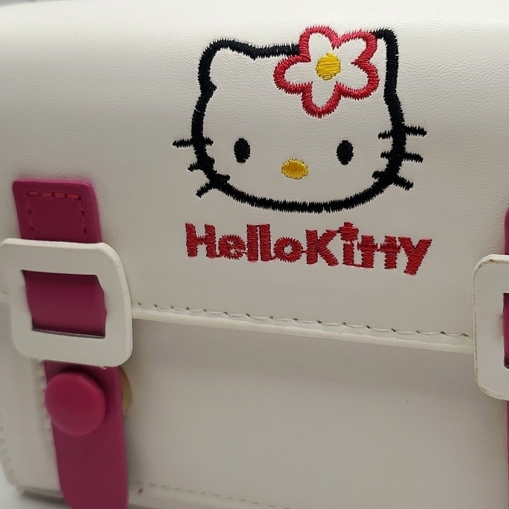 Sanrio Hello Kitty Mini Shoulder Bag - Picture 4 of 9